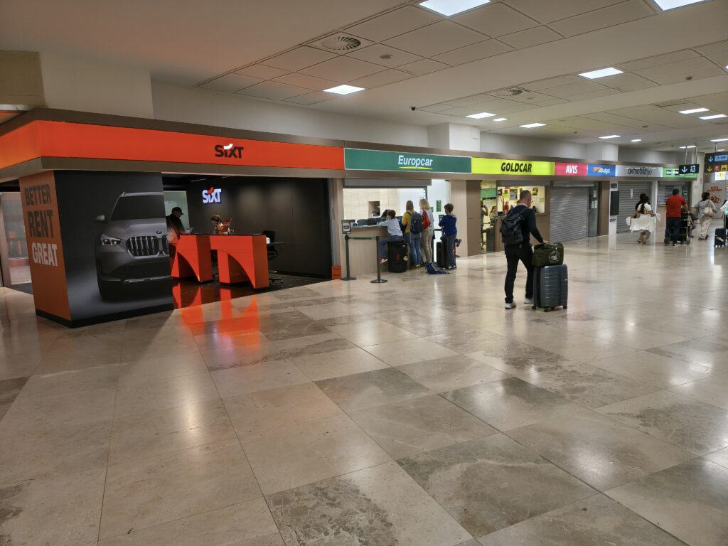 Mostradores compañías de alquiler - Aeropuerto de Valencia